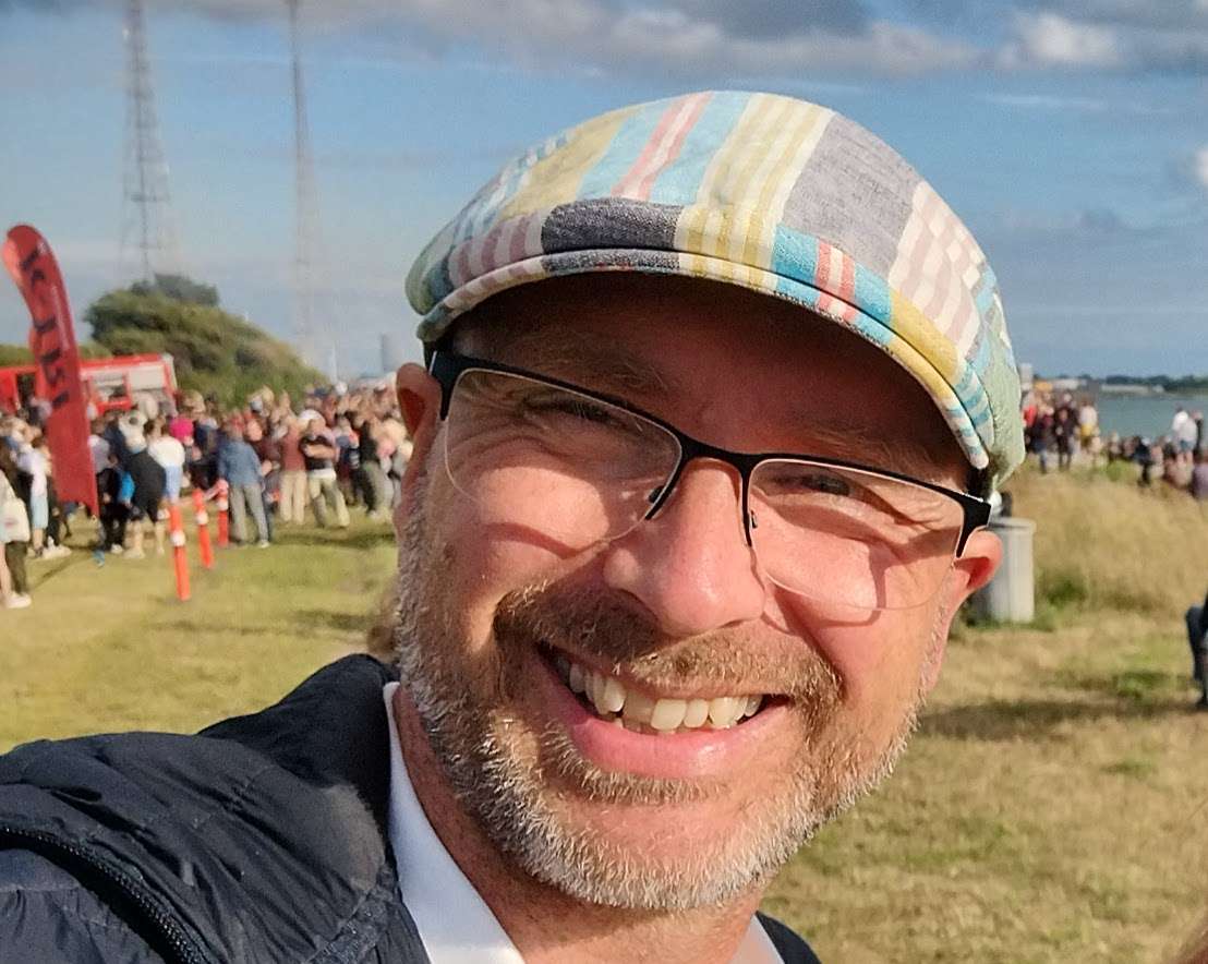 Portrett av Nickolass Jensen fra Nettpilot, vår AI-ekspert.